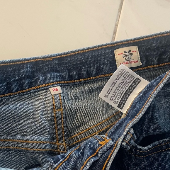 Stylish Light and Dark Wash Jeans - Picture 3 of 5